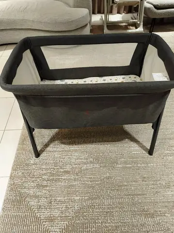 Juniors bedside bassinet with mattress - good condition, it was used only 2 months.