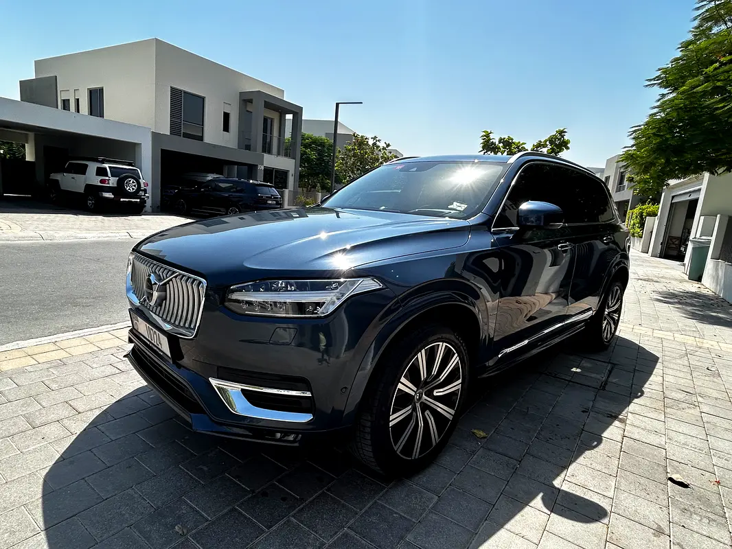 Volvo XC90 2020 — photo 1 of 8