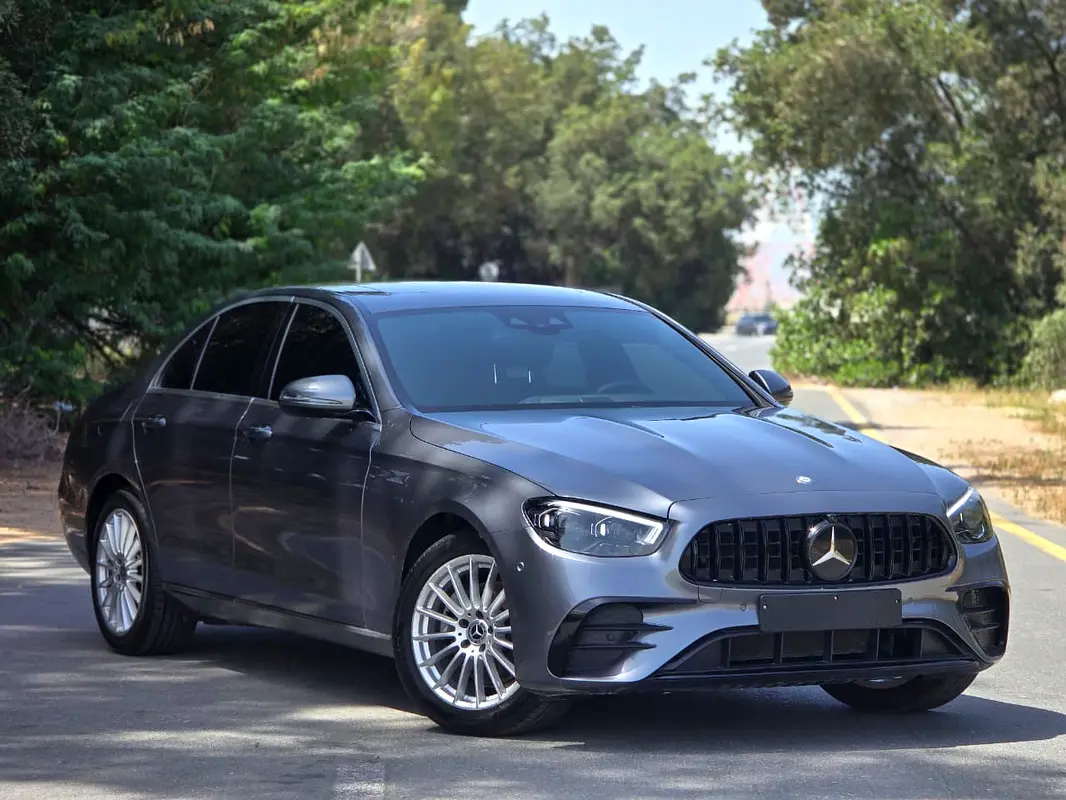 Mercedes-Benz E-Class 2021 — photo 1 of 15