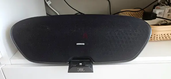 JBL OnBeat Venue LT Wireless Bluetooth Speaker – Boxed, Great Condition