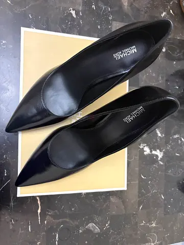 Original Brand new Michael Kors black pointed-toe heels, size euro 42.5