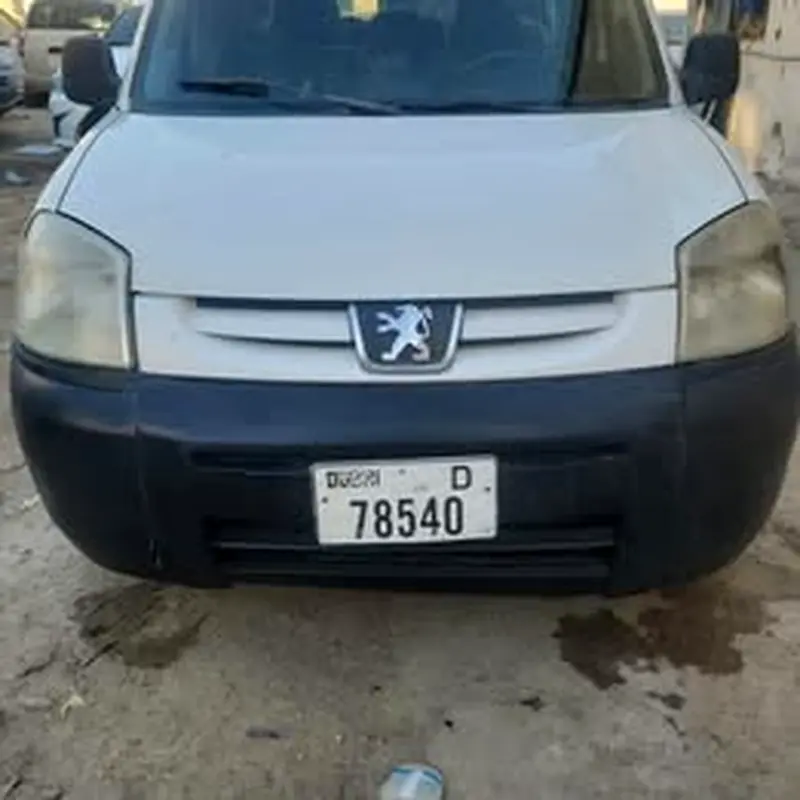 Peugeot Partner 2015 — photo 1 of 5