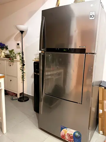 LG DOOR IN DOOR VERY BIG FRIDGE IN EXCELLENT CONDITION