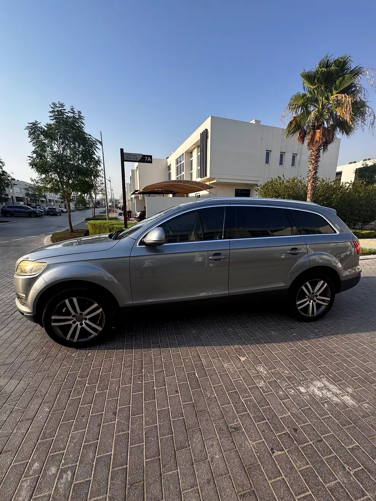 Audi Q7 2009 — photo 1 of 16
