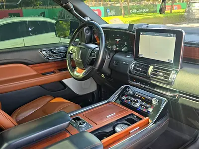 صورة 7 لـ 2018 Lincoln NAVIGATOR