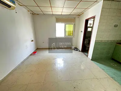 Hot offer spesious studio for bechler in AED 17000 near to chanai restaurant or near to sheikh muhammad zaid bin road