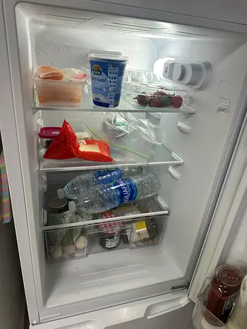 Logik White Refrigerator in Good Condition