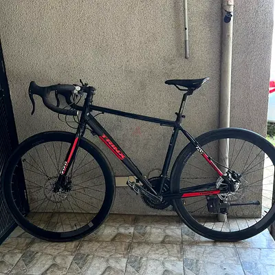 Trinx Road bike+Extras
