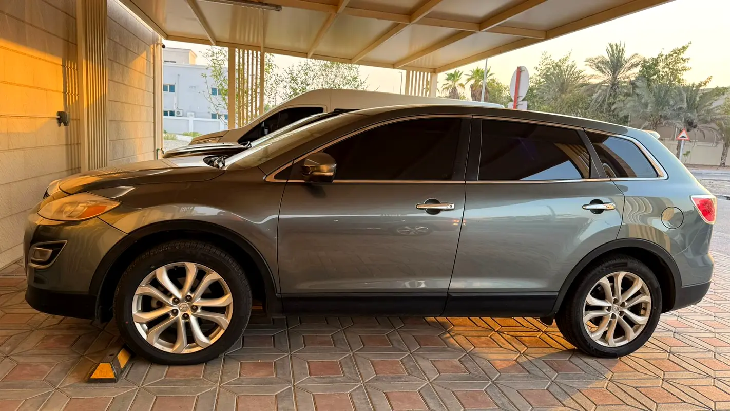 Mazda CX-9 2011 — photo 1 of 5
