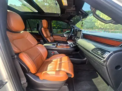 صورة 14 لـ 2018 Lincoln NAVIGATOR