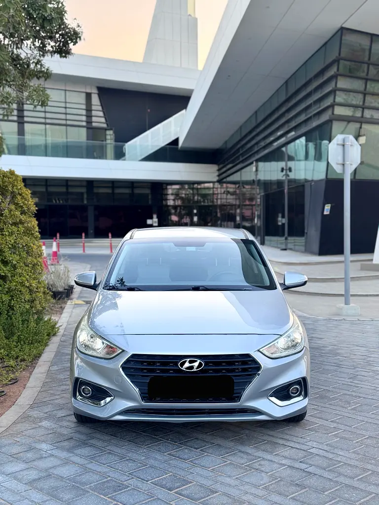 Hyundai Accent 2020 — photo 1 of 8