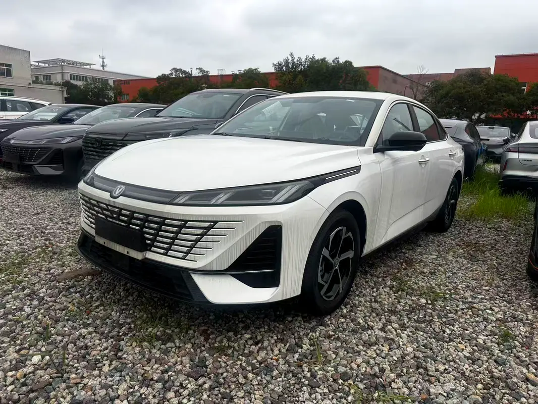 Changan Eado 2026 — photo 1 of 8