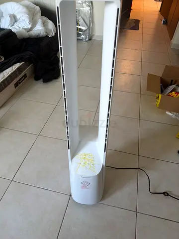 Dyson-style bladeless tower fan (used) - white