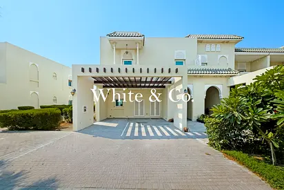 Opposite Mosque | Bright | Corner unit