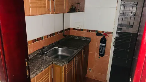 SPACIOUS STUDIO FLAT AVAILABLE NEAR PARK