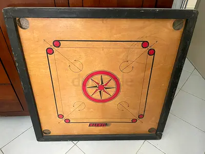 Wooden carrom board - 33x33in