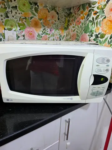LG Countertop Microwave - Good Working Condition