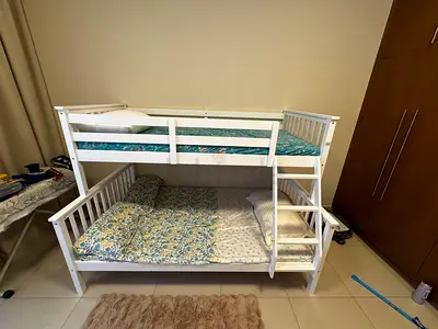 White Wooden Bunk Bed with Twin over Full, excellent Condition