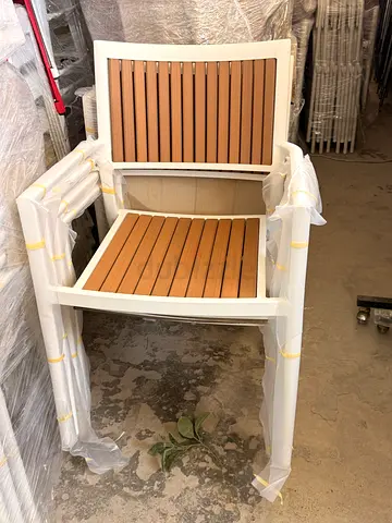 Aluminum frane white wooden slatted outdoor/restaurant chairs -