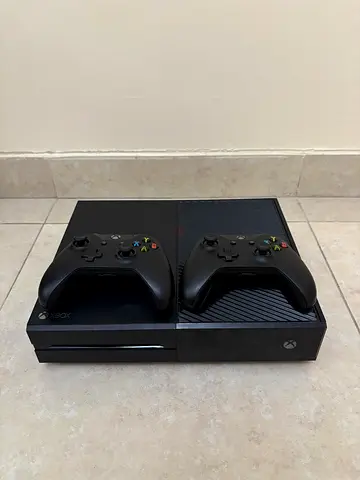 Xbox one with 2 controllers