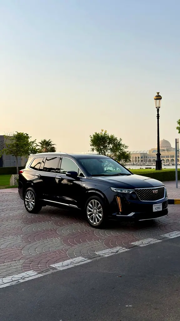 Cadillac XT6 2021 — photo 1 of 20