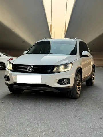 Clean White 2016 Volkswagen Tiguan Full Option