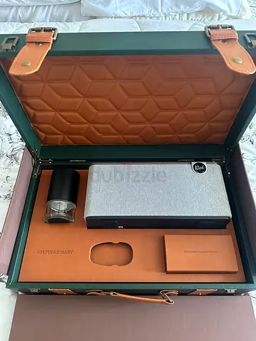 Klipsch speaker and a perfume diffuse with accessories included ( details in description )