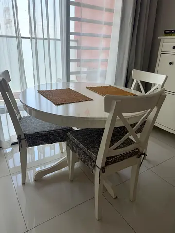 Dining table for sale