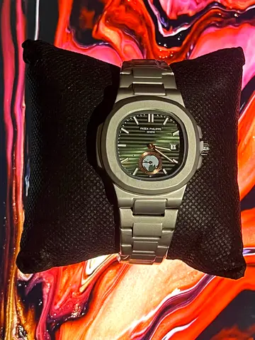 Patek Philippe style stainless steel men’s wristwatch - green dial