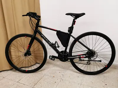 Fuji absolute 1.9 Hybrid Bike size medium 17 , Disc Brakes