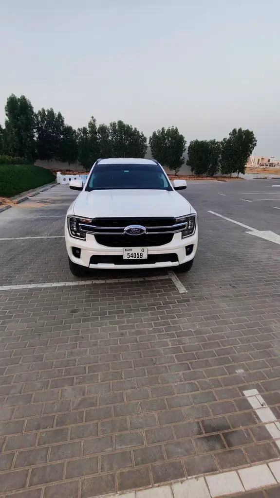 Ford Everest 2024 — photo 1 of 10