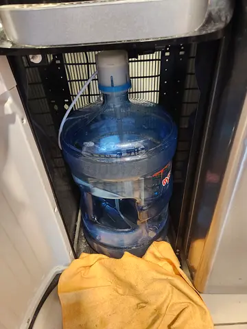 Large 5-gallon Water Bottle with Dispenser Pump