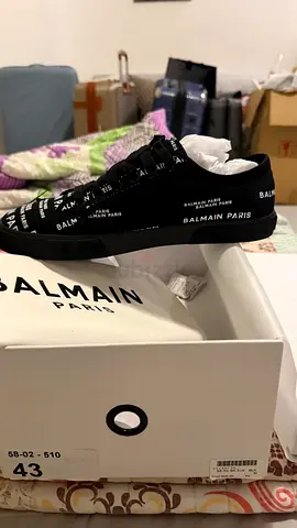Balmain Paris black logo sneakers - size 43, Brand New