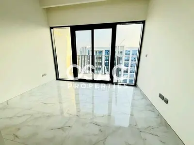 Spacious Modern Studio | Best Community Road View