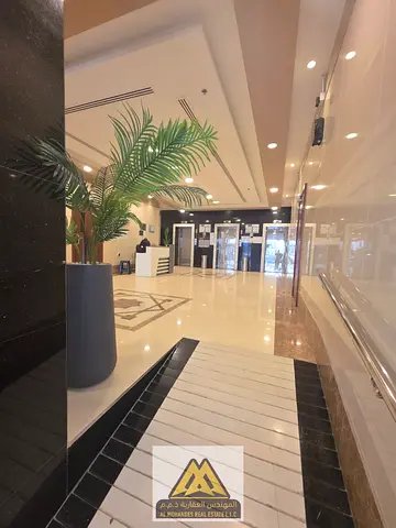 مساحة كبيرة جداً | موقع مميز في أبراج أورينت | أكبر المساحات | تكييف مركزي | مطبخ شبه منفصل | صيانة مجانية مع باركن مجاني | جيم ومسبح مجانى