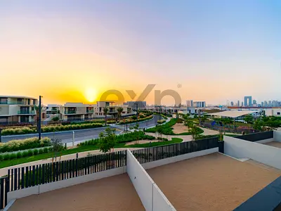 Dubai Marina Skyline | Single Row | Hilltop Vastu