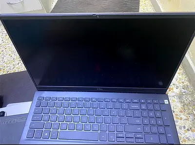 Dell Vostro - Intel i5, 16GB RAM, 512GB SSD battery not working