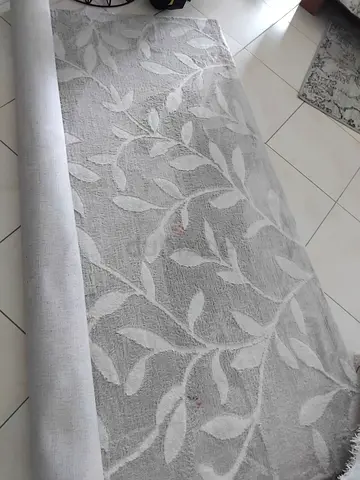 Modern Grey Rug with Leaf Pattern