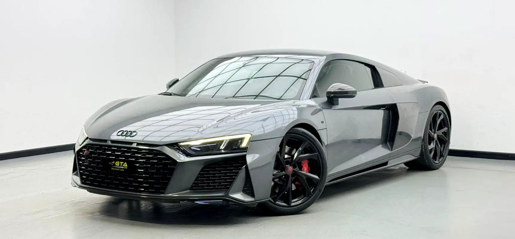 Audi R8 2021 — photo 1 of 14