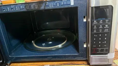 Samsung Microwave (slightly used)
