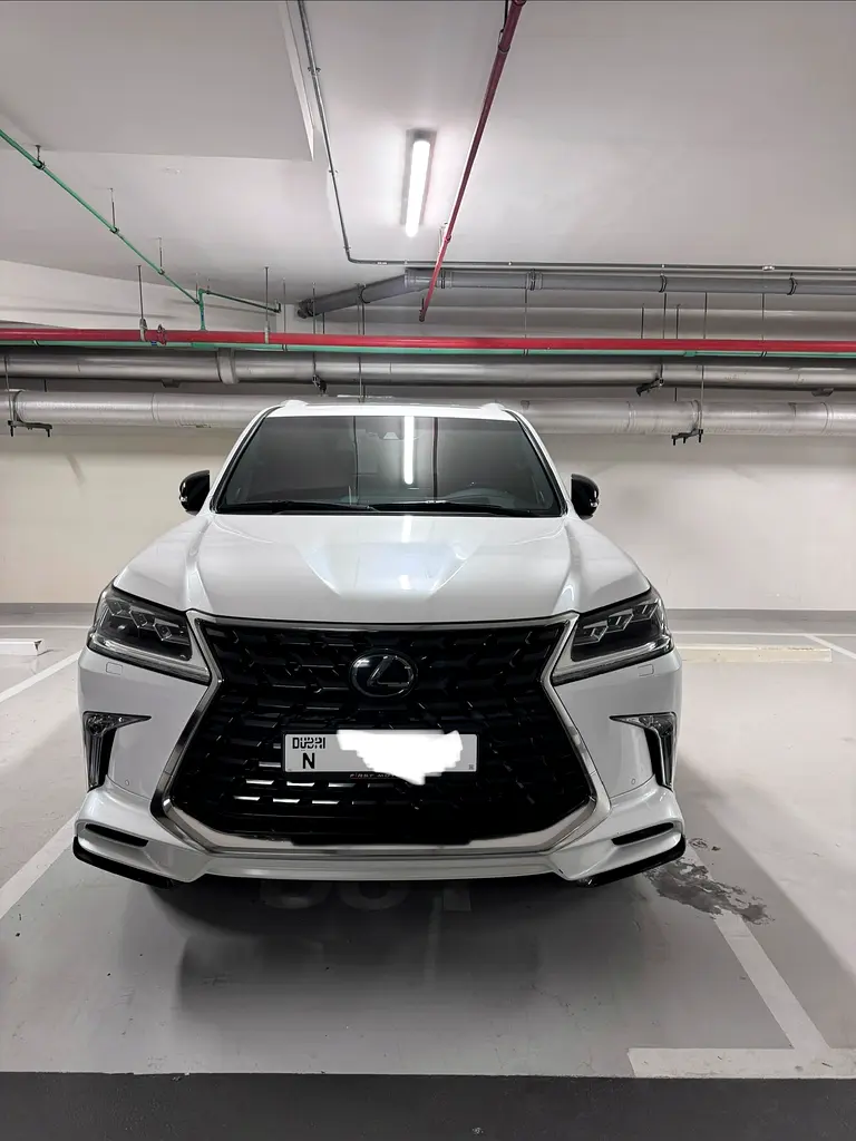 Lexus LX-Series 2021 — photo 1 of 19