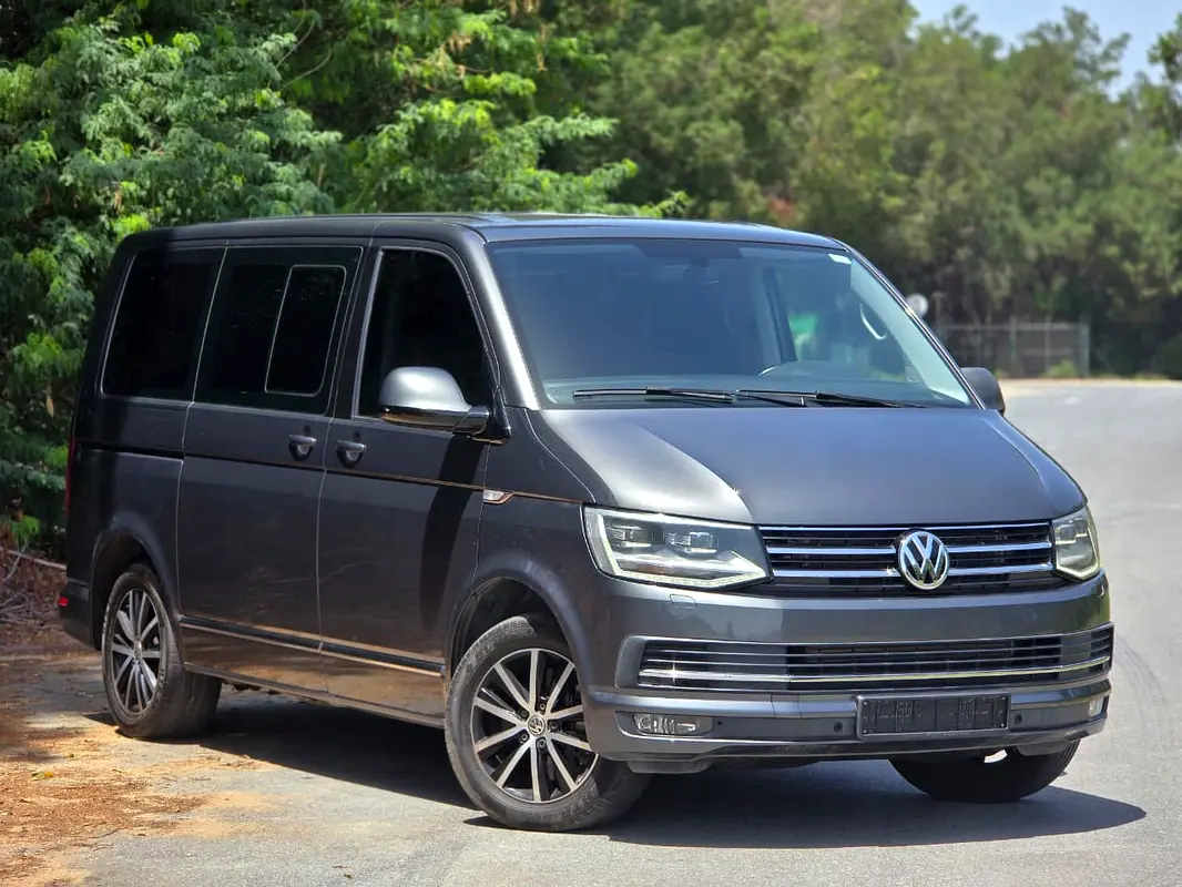 Volkswagen Multivan 2019 — photo 1 of 19