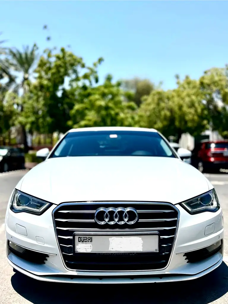 Audi A3 2015 — photo 1 of 7