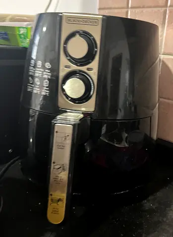 Black+Decker Compact Air Fryer - Good Working Condition