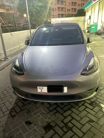 Low mileage Tesla Model Y Long Range Enhanced Autopilot addon No accidents 2023 GCC Specs