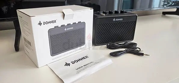 ​Donner DA10 Portable 5W Rechargeable Mini Guitar Amplifier – Boxed, New