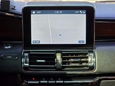صورة 8 لـ 2018 Lincoln NAVIGATOR