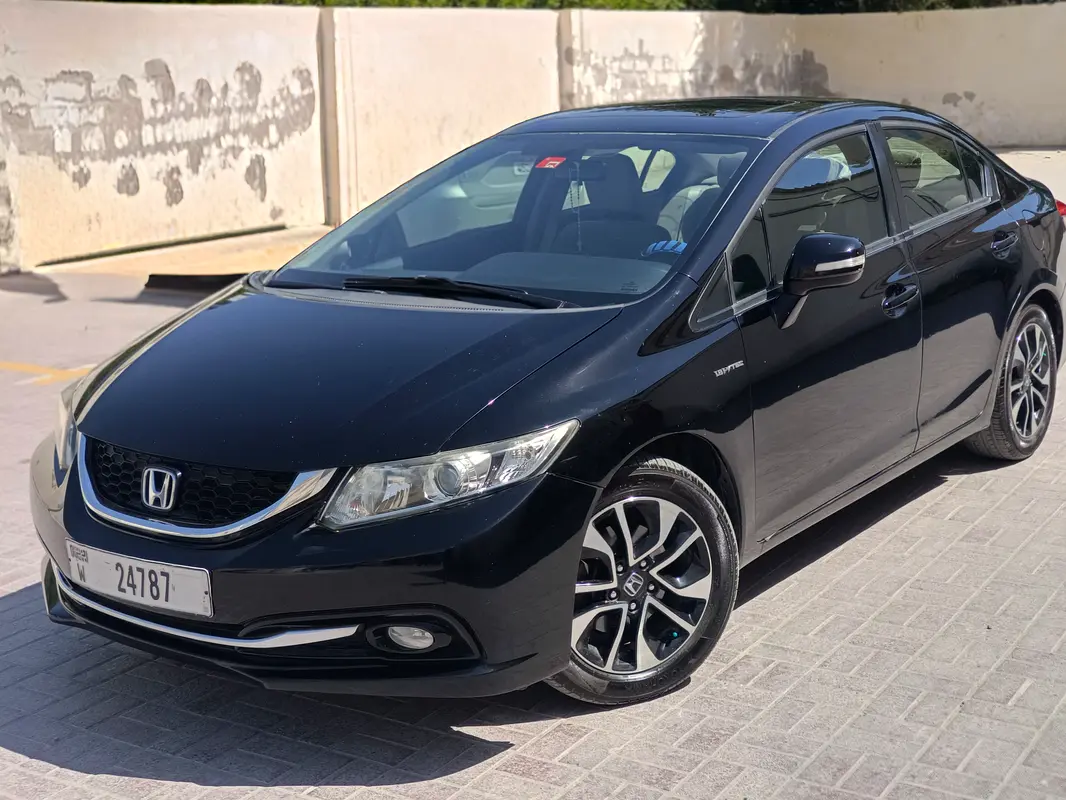 Honda Civic 2013 — photo 1 of 4