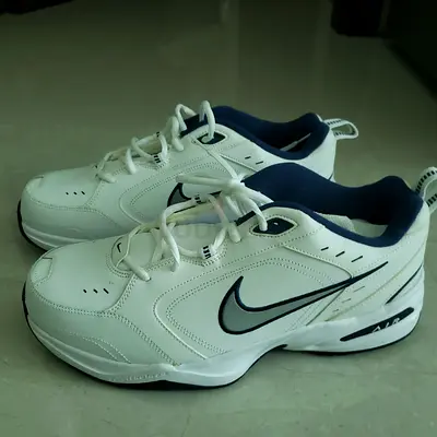 White Nike Air walking shoes size (men) - Brand new