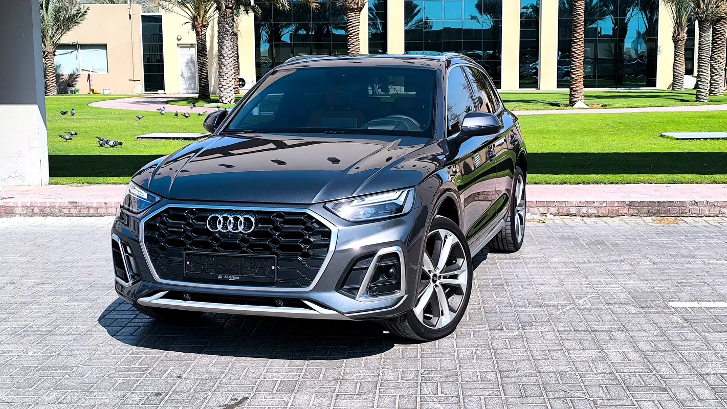 Audi Q5 2025 — photo 1 of 12